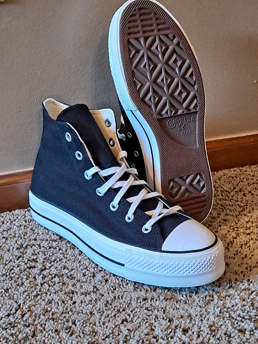 Converse Chuck Taylor All Star Platform High Top Sneakers - Black/White Size 9